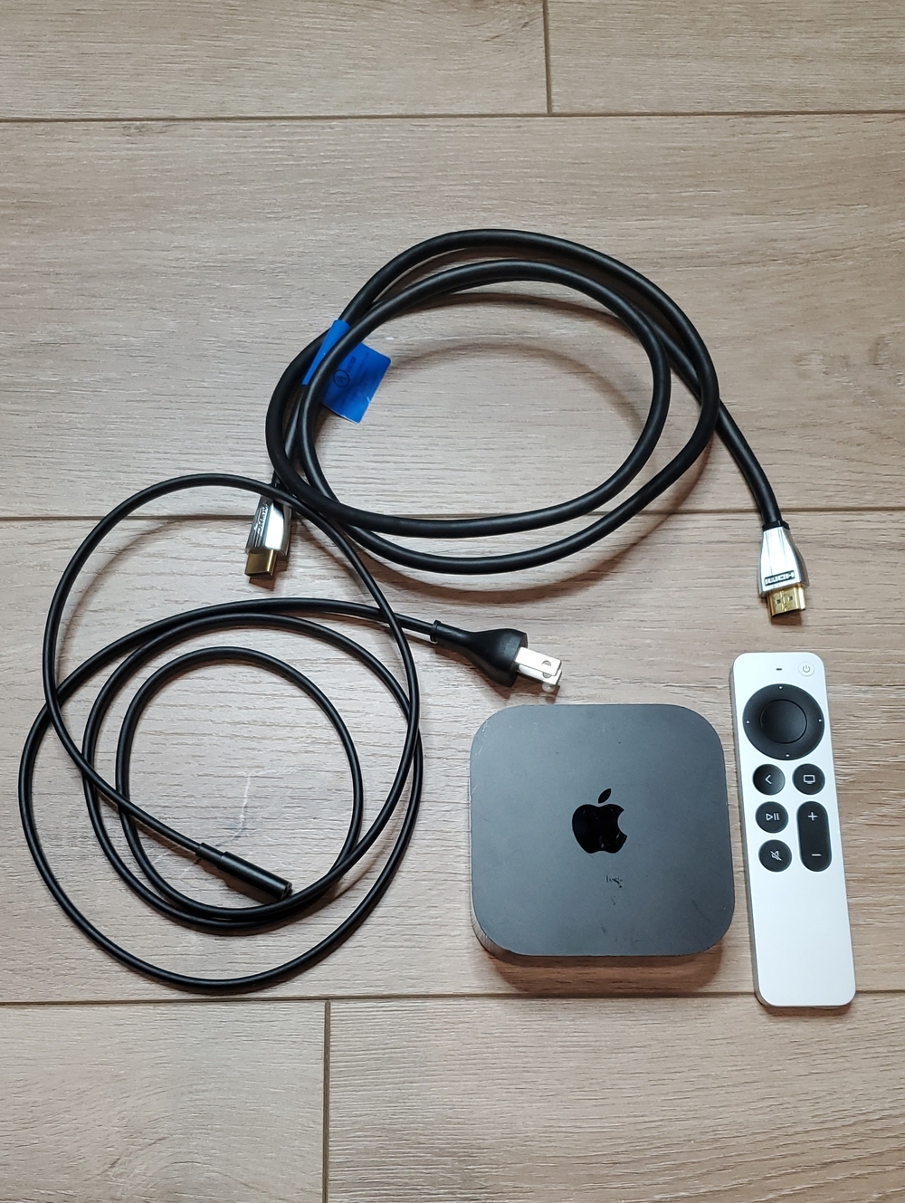 Apple TV 4K 2022 (3rd Generation) Siri Remote and Black Cables Model A2843